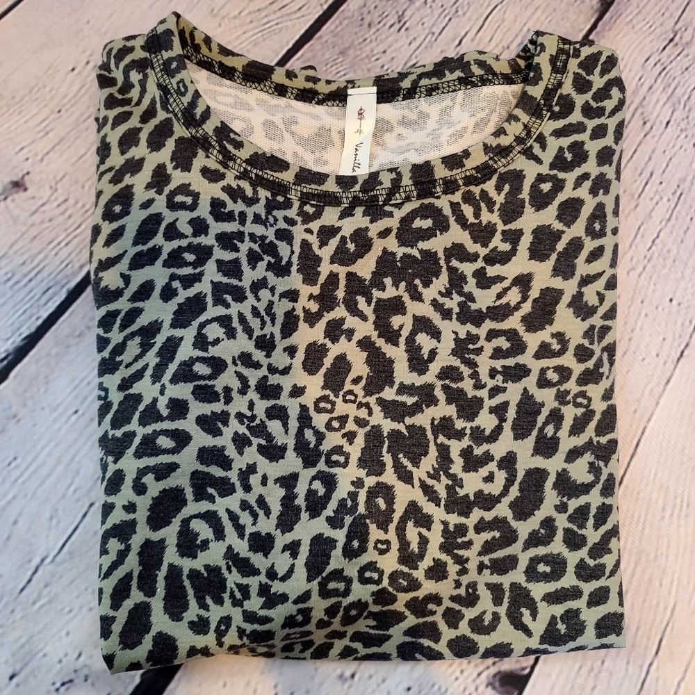 NEW Vanilla Bay Leopard Print Long Sleeve Olive S